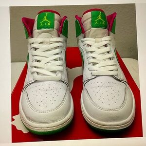Size US - 6.5Y / EUR 39 (GS) Air Jordan 1 Retro High Eater - 332148-134 .